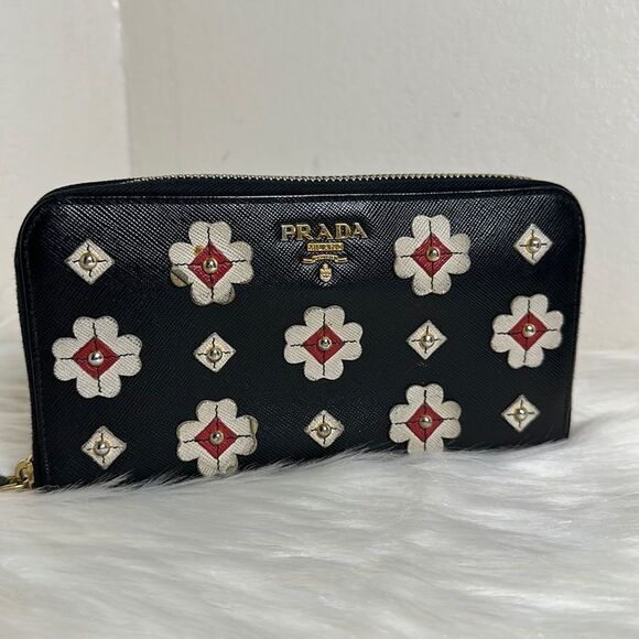 💯Authentic Prada Floral Zipped Around Long Wallet 🍀 - Picture 1 of 16
